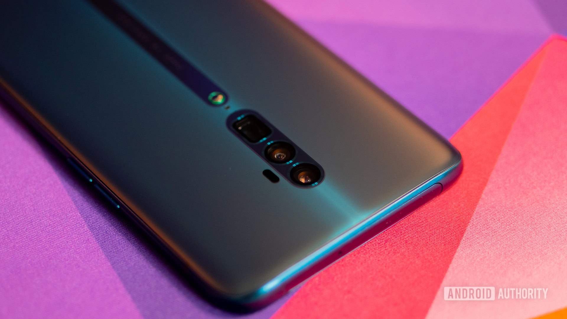 OPPO Reno 10x Zoom Review rear cameras close up 2 OPPO Reno 10x Zoom rear cameras