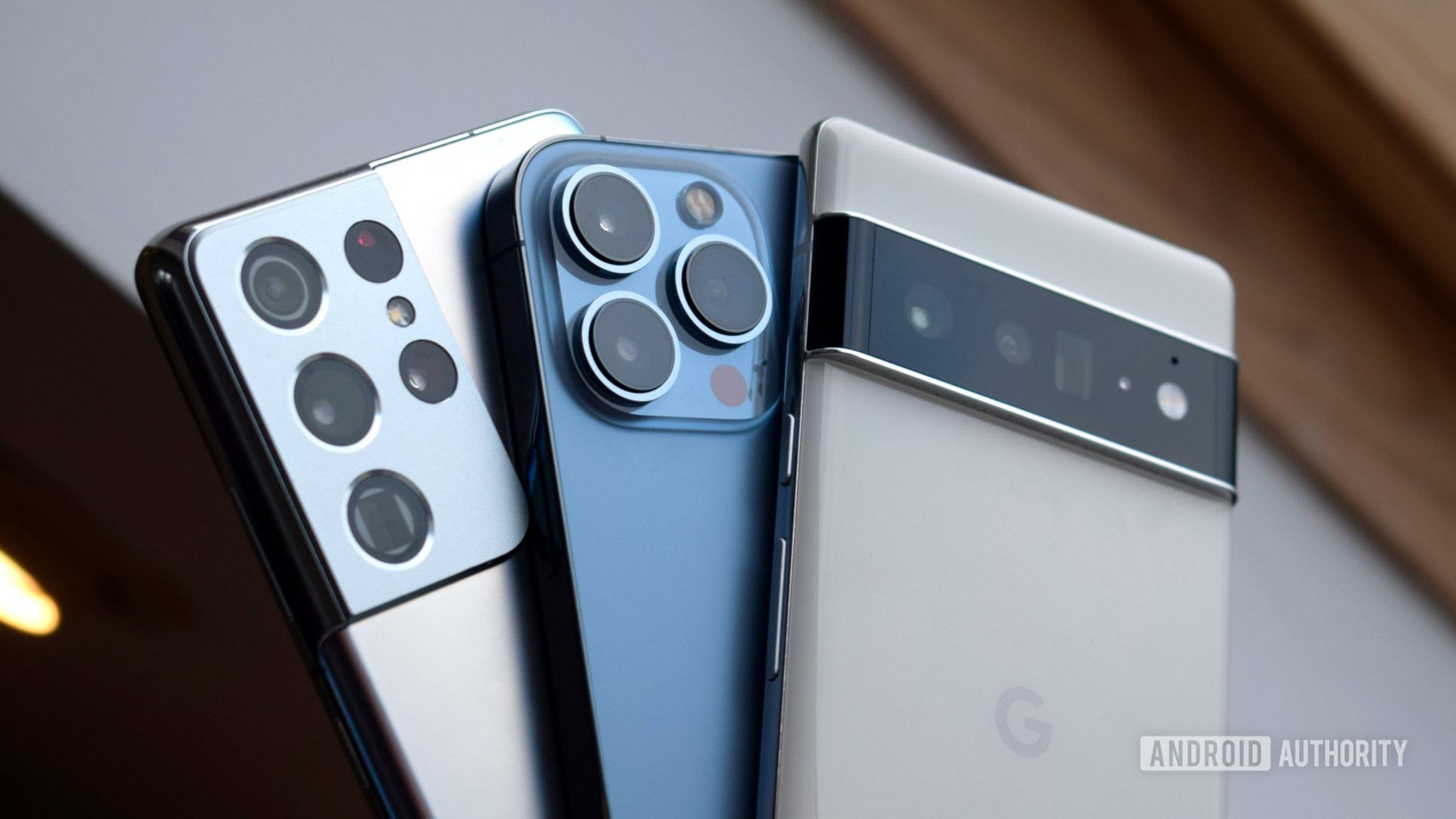 Google Pixel 6 Pro vs Samsung Galaxy S21 Ultra vs Apple iPhone 13 Pro Max Google Pixel 6 Pro vs Samsung Galaxy S21 Ultra vs Apple iPhone 13 Pro Max