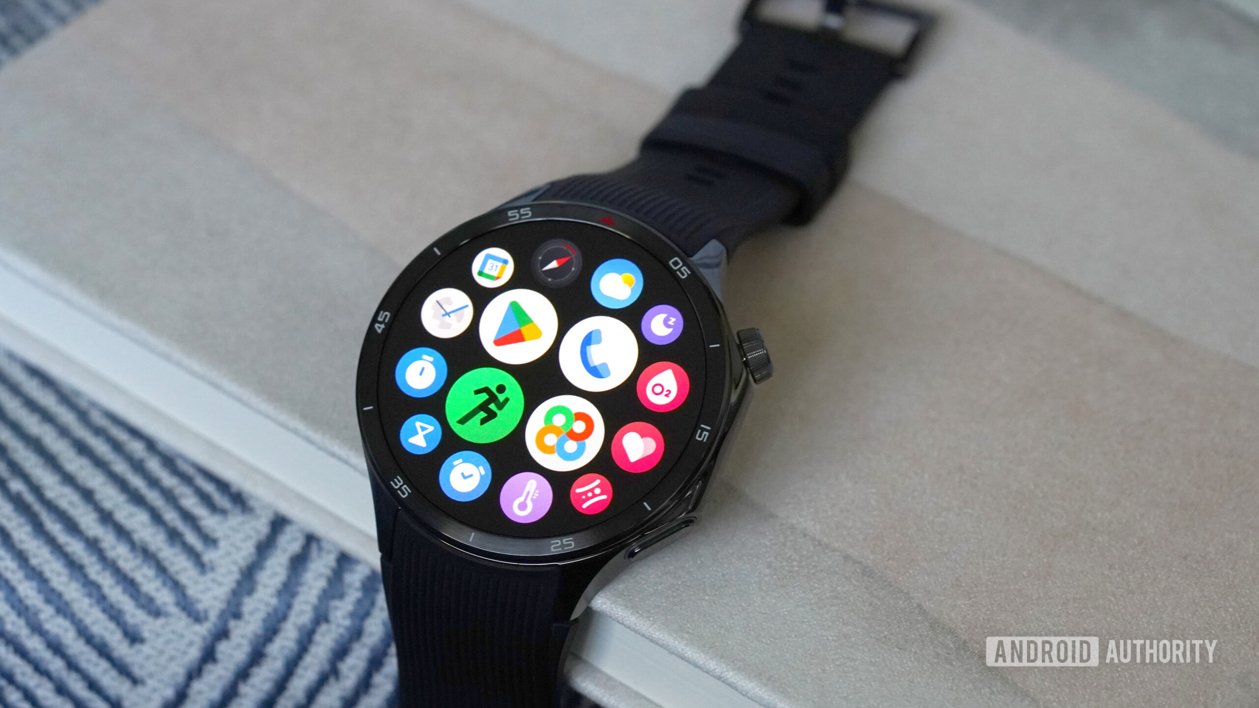 OnePlus Watch 3 Wear OS A OnePlus Watch 3 displays the app library.