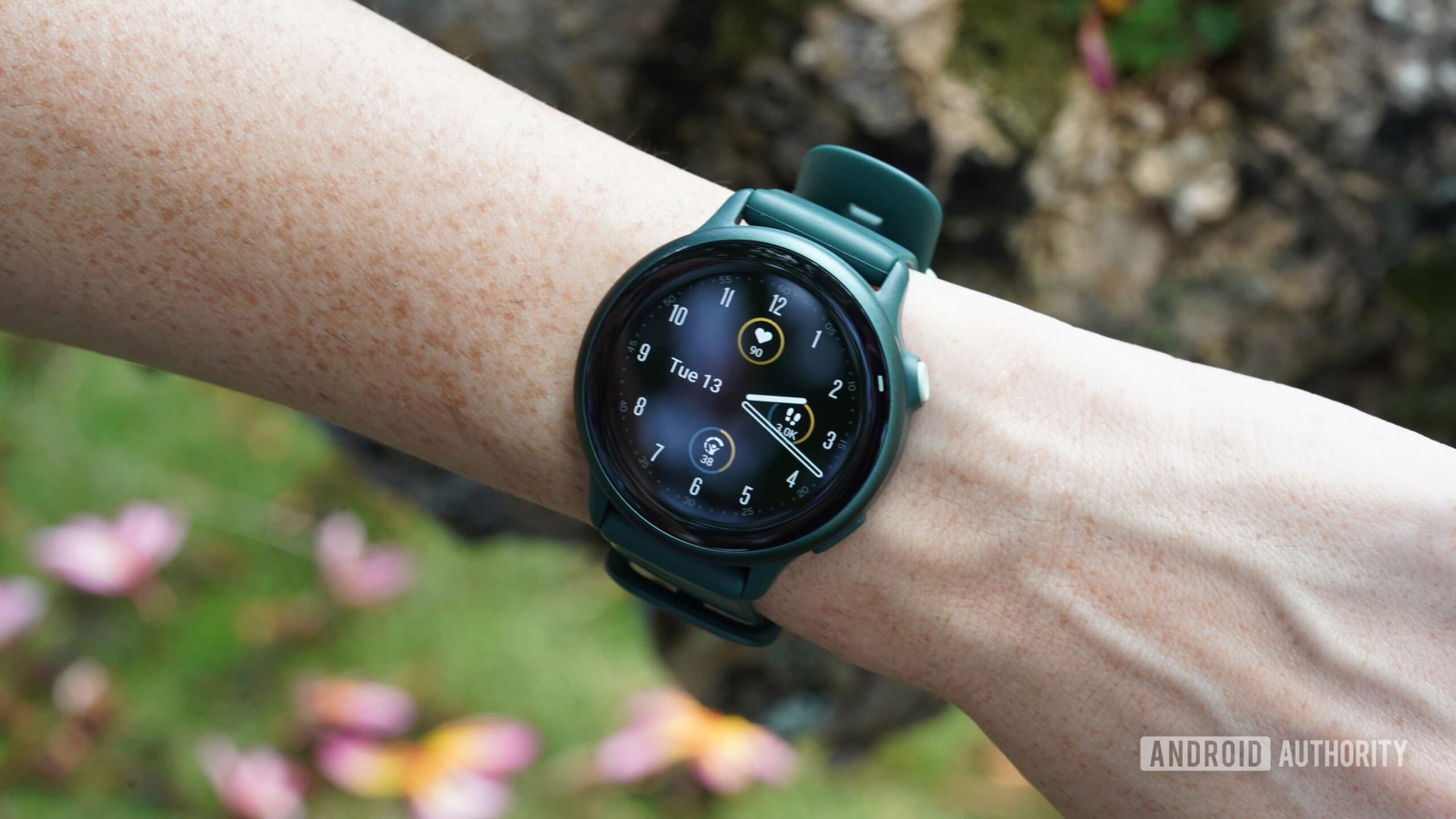 Garmin Vivoactive 6 Face A Garmin Vivoactive 6 displays a watch face.